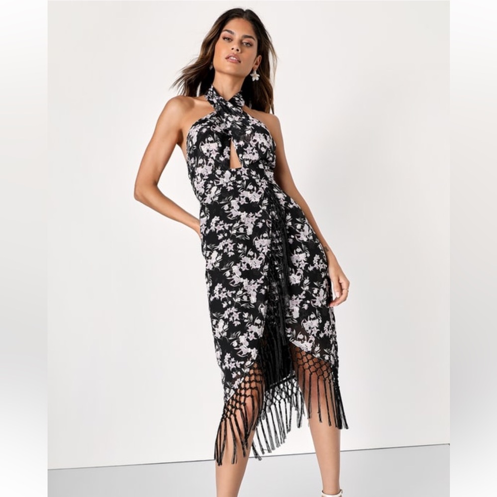 NWT - Lulu’s Fabulous Dream Midi Dress